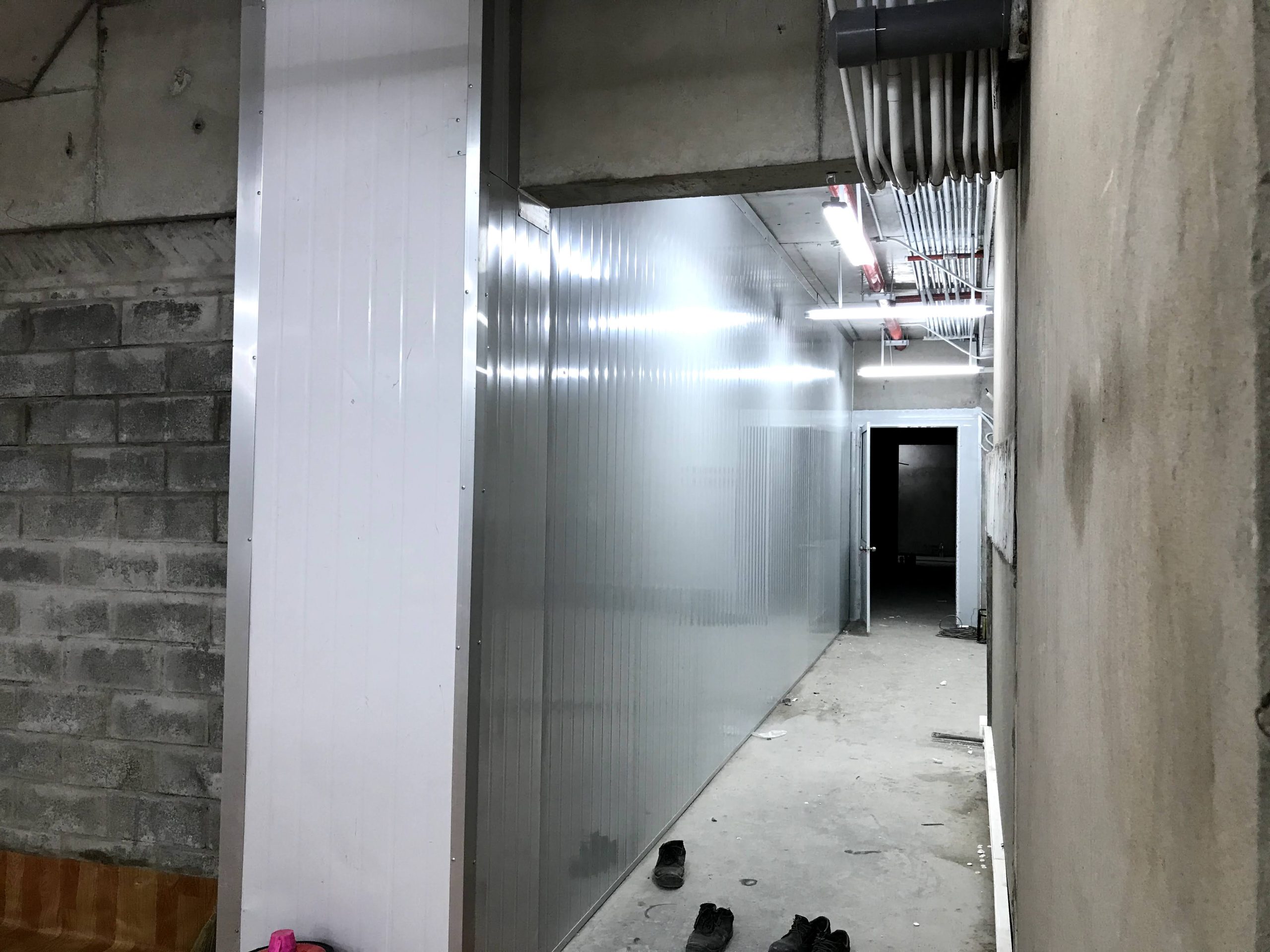 Thi công văn phòng tạm dư án Metropoly