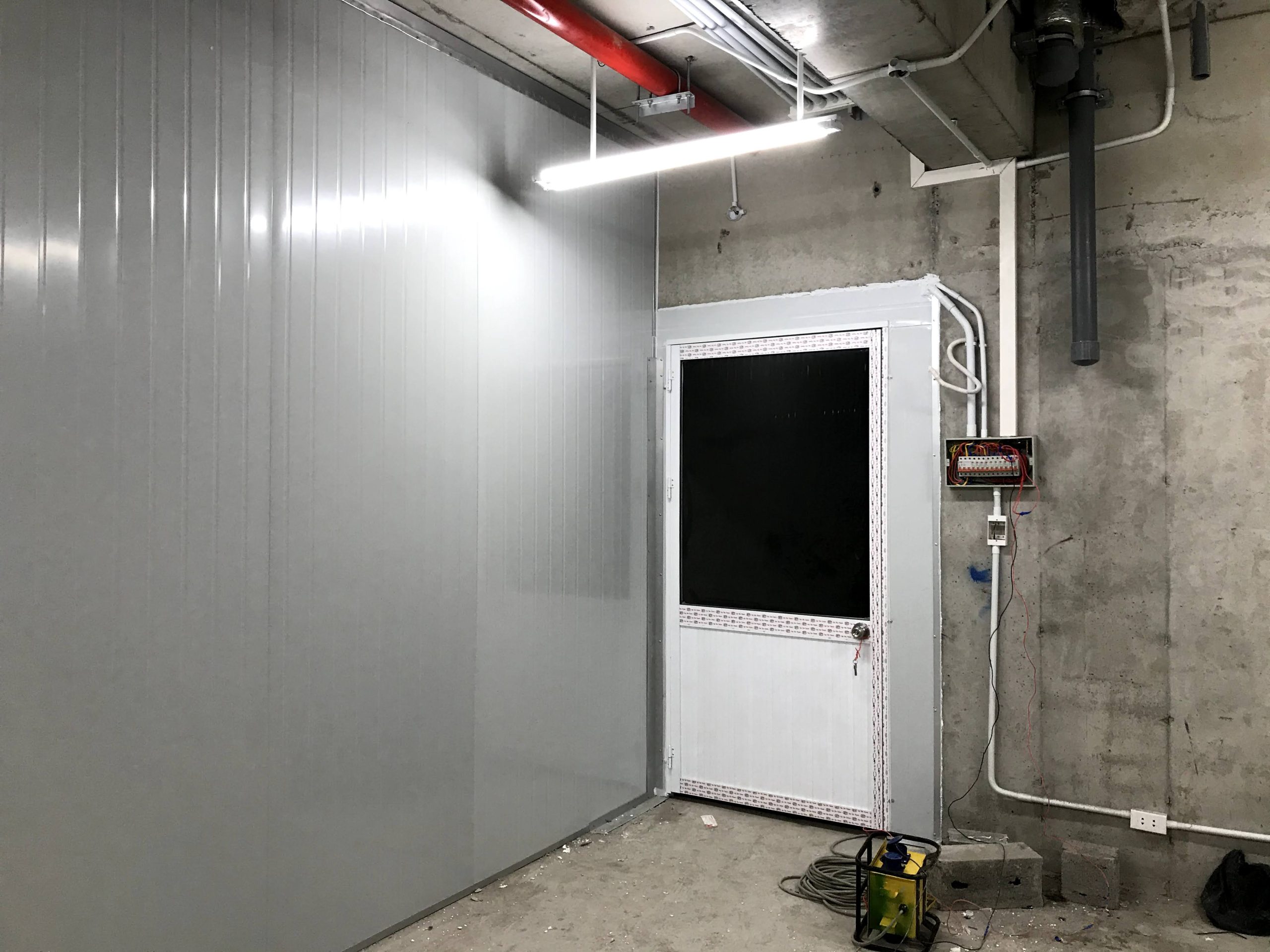 Thi công văn phòng tạm dư án Metropoly
