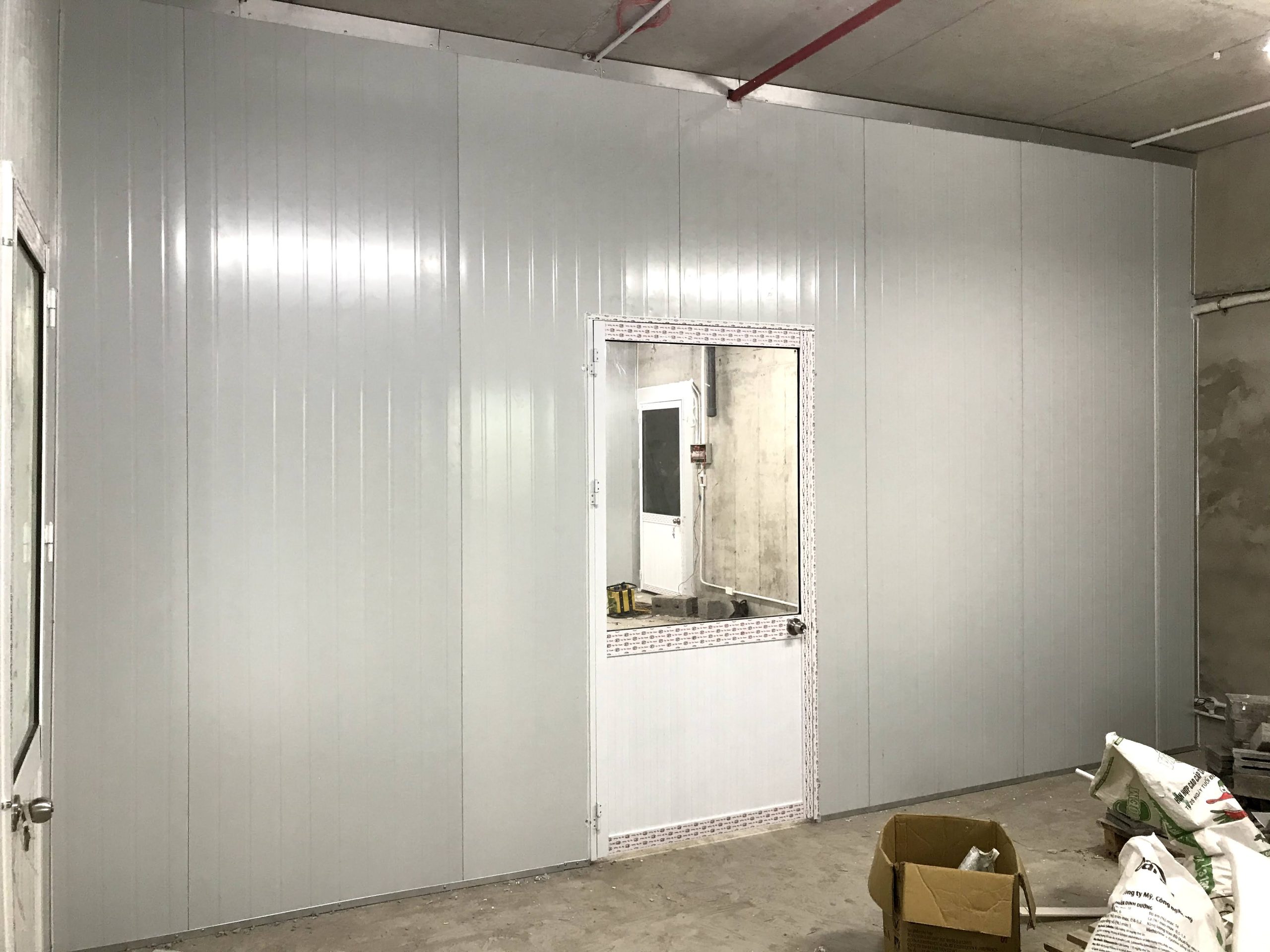 Thi công văn phòng tạm dư án Metropoly